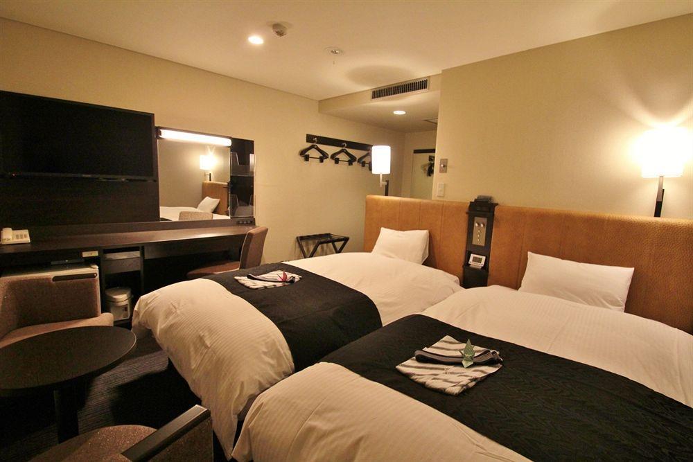 Apa Hotel Hiroshima Ekimae Buitenkant foto