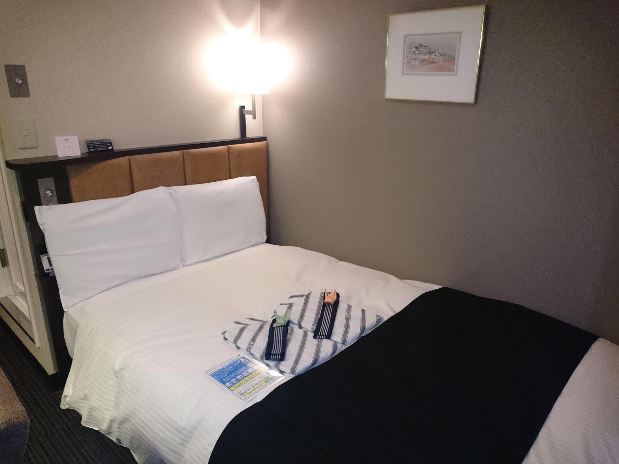 Apa Hotel Hiroshima Ekimae Buitenkant foto