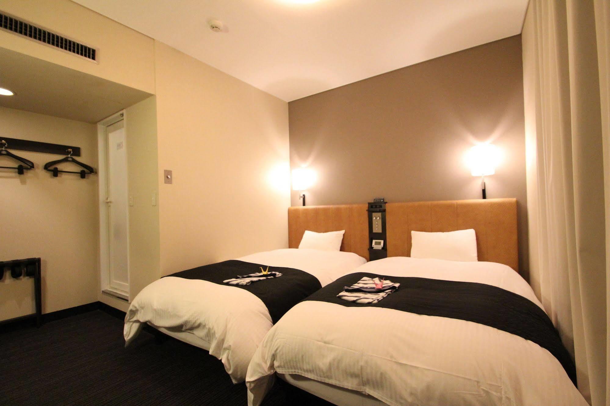 Apa Hotel Hiroshima Ekimae Buitenkant foto