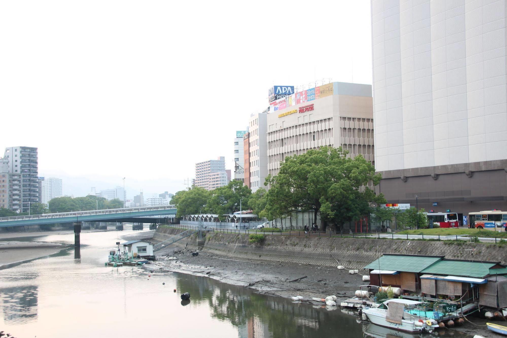 Apa Hotel Hiroshima Ekimae Buitenkant foto