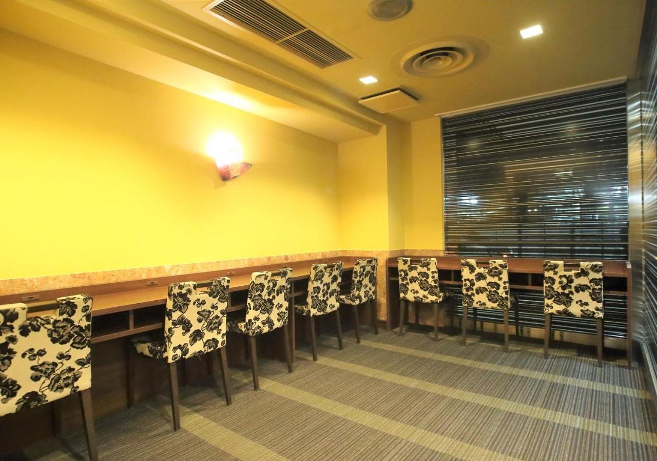 Apa Hotel Hiroshima Ekimae Buitenkant foto